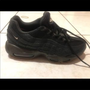 Nike Air Max 95 Woman shoe. Never Worn